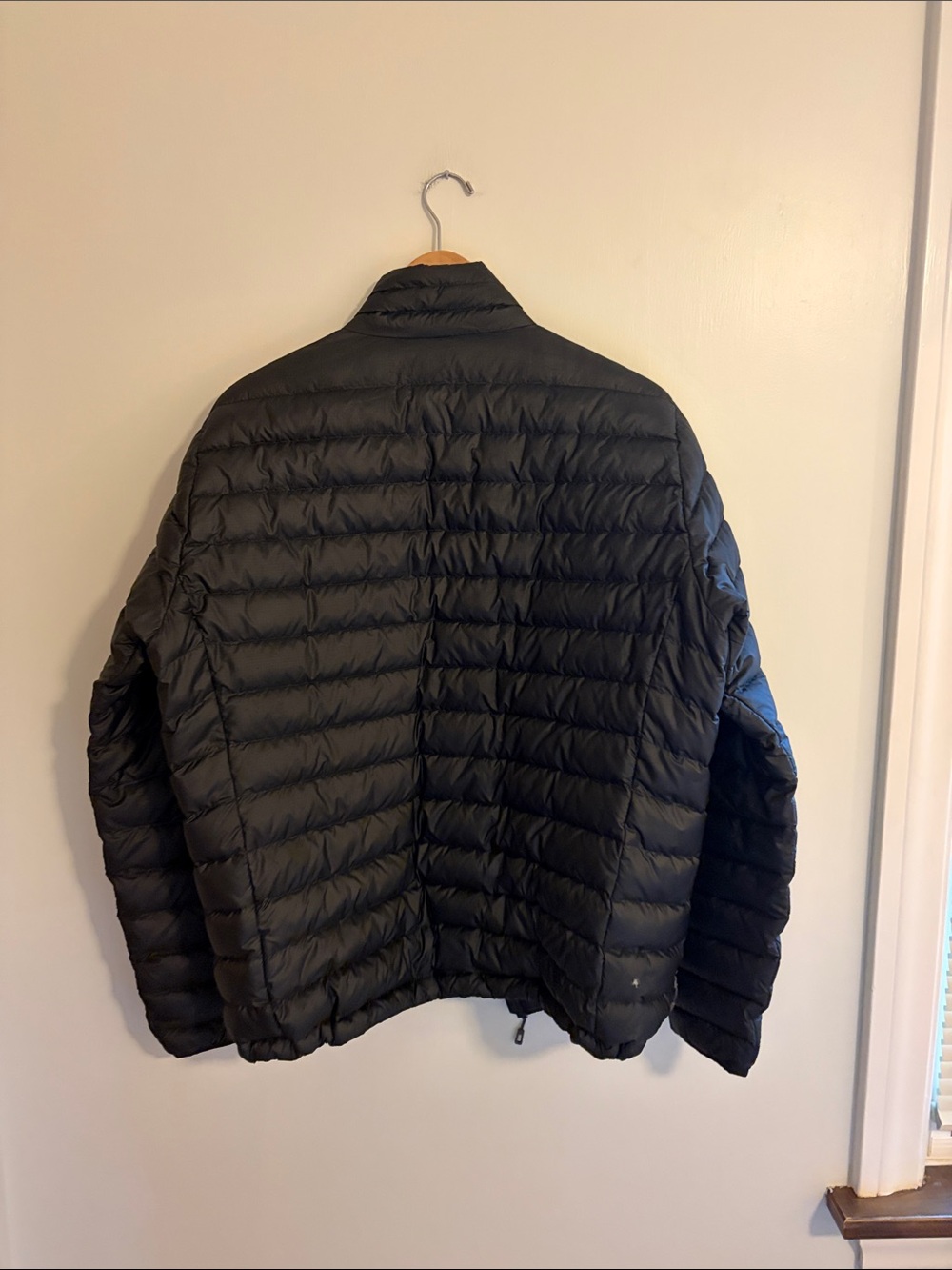 Patagonia Men’s Black Lightweight Down Puffer Jacket - Picture 6 of 8